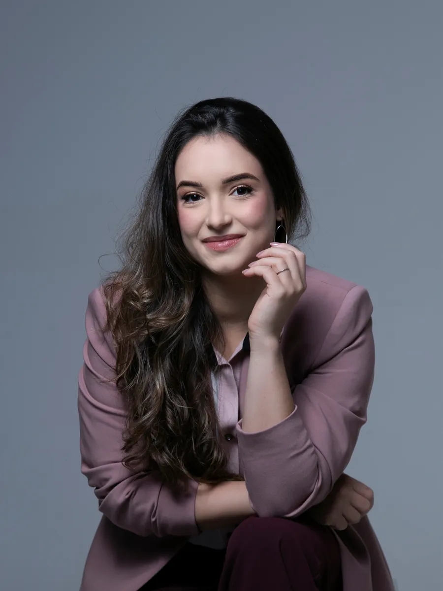 Dra. Helena Ciacci, dermatologista em Varginha em ensaio editorial
